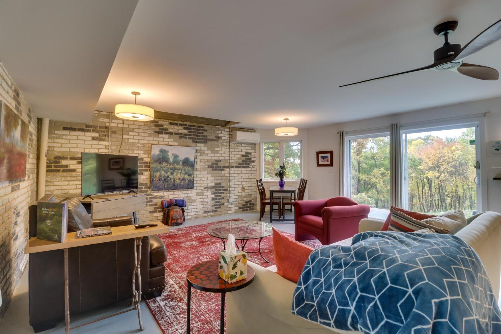 Renovated Studio On 5 Acres - Near Vineyards! Crozet エクステリア 写真